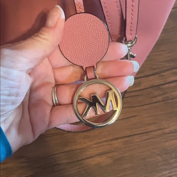 Michael Kors Coral Pink Tote Bag - Picture 2 of 15